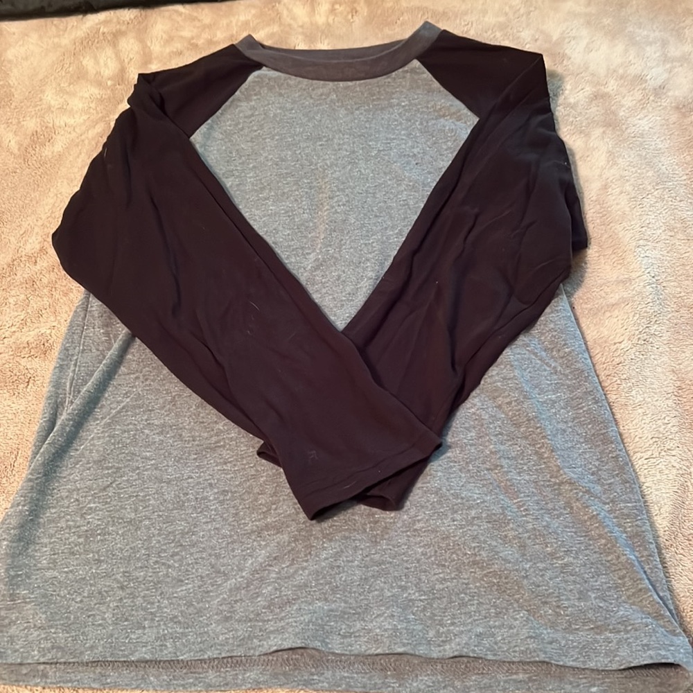 Boys Urban Pipeline long sleeve t-shirt size medium